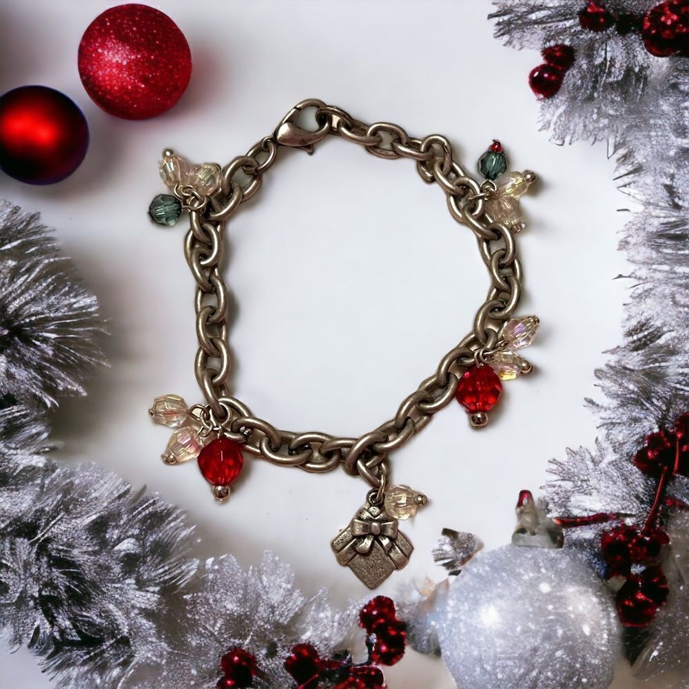 🤯5/$25🤯 Silver Tone Christmas Charm Bracelet